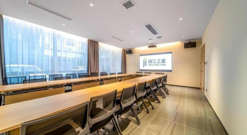 Jinjiang Inn Wuhan Wansongyuan Food Street Qushui Building מראה חיצוני תמונה