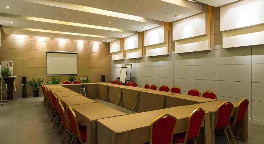 Jinjiang Inn Wuhan Wansongyuan Food Street Qushui Building מראה חיצוני תמונה